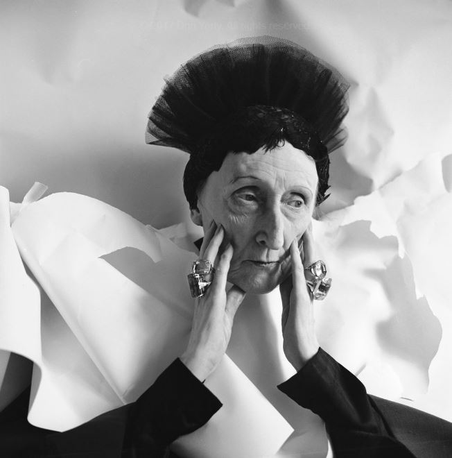 Cine este Edith&nbsp;Sitwell